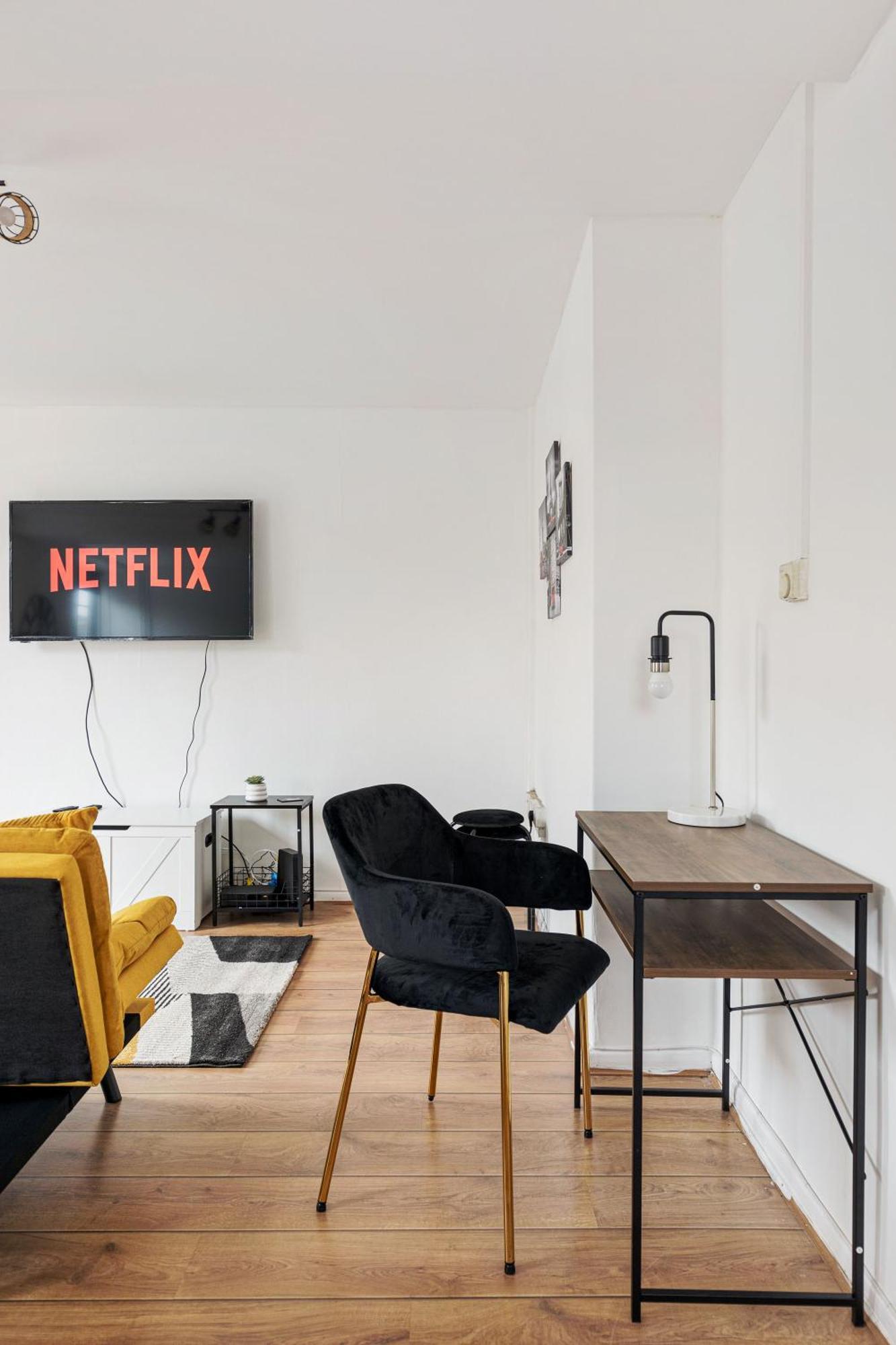 Sleek Shoreditch Hideout - 2 Bed Gem With Balcony In Central London Eksteriør billede